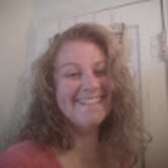 Meet your Posher, Amanda - Picture 1 of 1